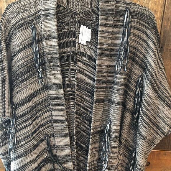 John Schultz OS Handmade Gray BOHO Tassle Kimono Western Funky Style Knit Cape - Picture 5 of 10